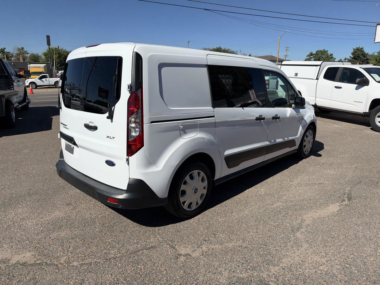 Used 2022 Ford Transit Connect XLT FWD image 4