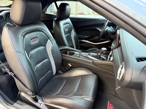 Used 2020 Chevrolet Camaro SS image 36