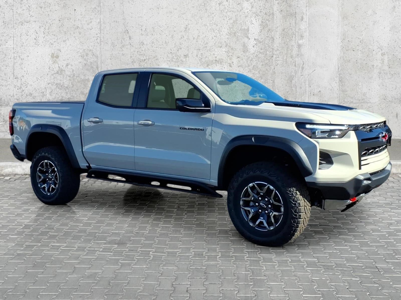 New 2026 Chevrolet Colorado ZR2 w/ Technology Package AWD/4WD image 2