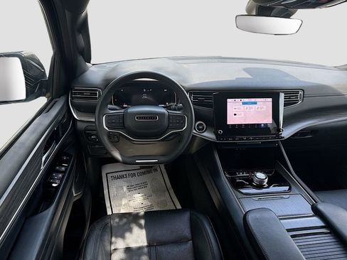 Used 2023 Jeep Wagoneer L Series II image 23