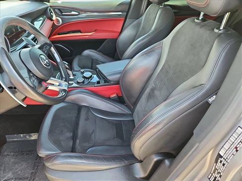 Used 2019 Alfa Romeo Stelvio Quadrifoglio image 17