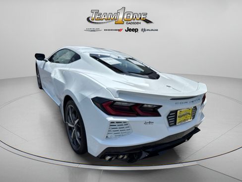 Used 2022 Chevrolet Corvette Stingray Preferred Cpe w/ Engine Appearance Package RWD image 8