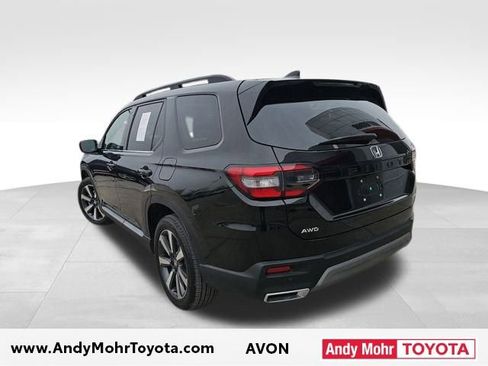 Used 2025 Honda Pilot Touring image 4