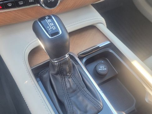 Used 2020 Volvo XC90 T6 Inscription w/ Protection Package Premier image 26