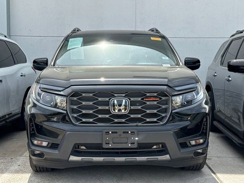 Used 2023 Honda Passport TrailSport image 2