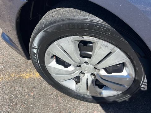 Used 2014 Subaru Legacy 2.5i AWD/4WD image 22