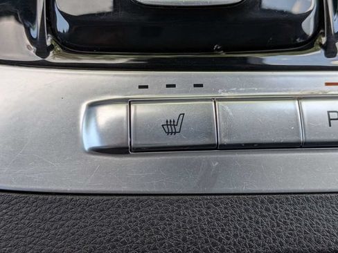 Used 2023 Kia Carnival EX FWD image 27