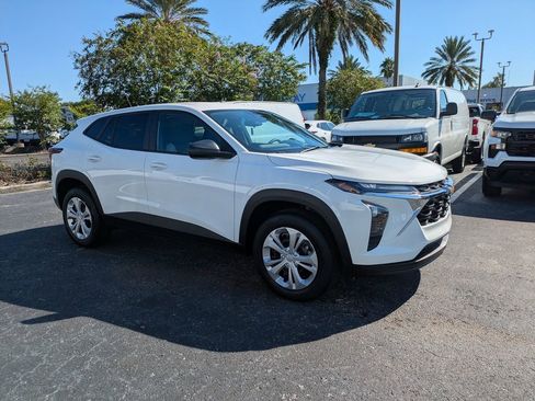 New 2026 Chevrolet Trax LS w/ Driver Confidence Package image 2