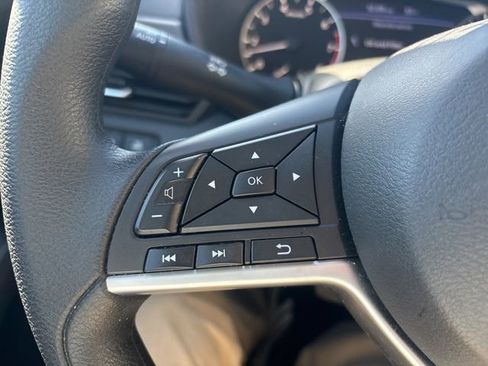 Used 2025 Nissan Altima 2.5 SV image 28