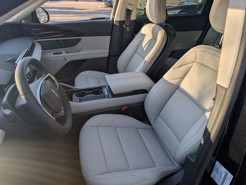 New 2026 Lincoln Nautilus Premier AWD/4WD image 11