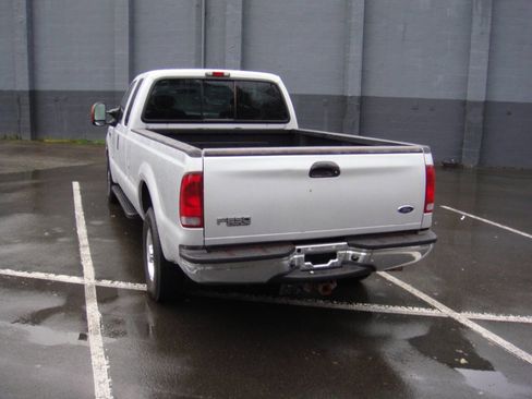 Used 2004 Ford F250 XL image 8