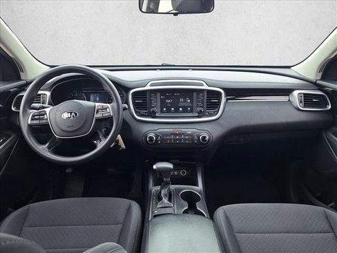 Used 2020 Kia Sorento LX image 12