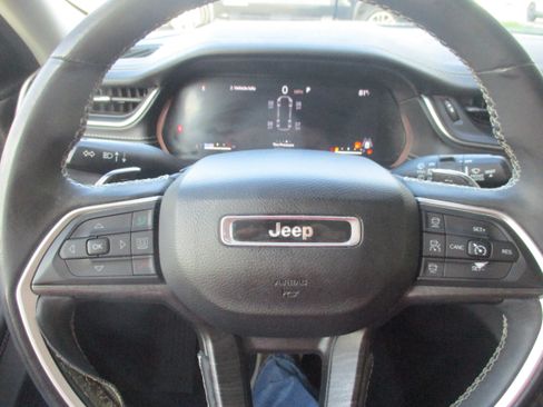 Used 2023 Jeep Grand Cherokee L Limited w/ Luxury Tech Group II AWD/4WD image 29