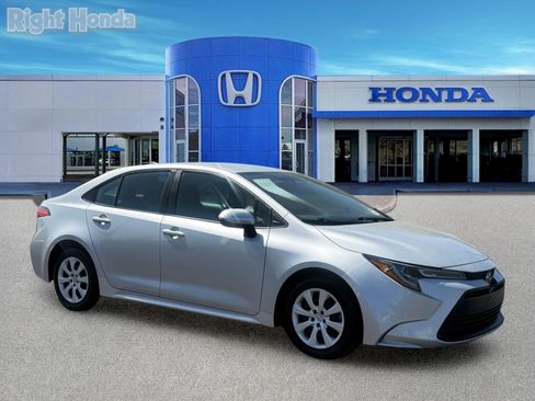 Used 2024 Toyota Corolla LE FWD image 10