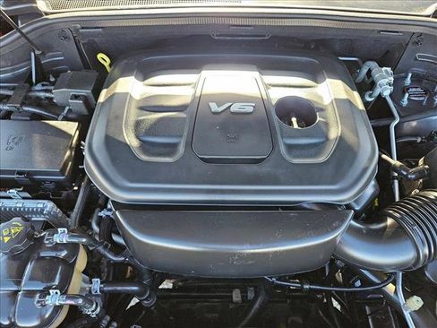 Used 2017 Jeep Grand Cherokee Limited image 19