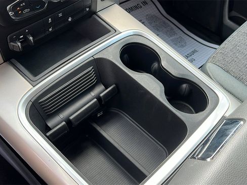 Used 2018 RAM 1500 Outdoorsman image 26