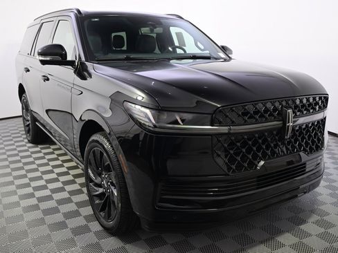 New 2025 Lincoln Navigator Reserve w/ Jet Appearance Package image 8