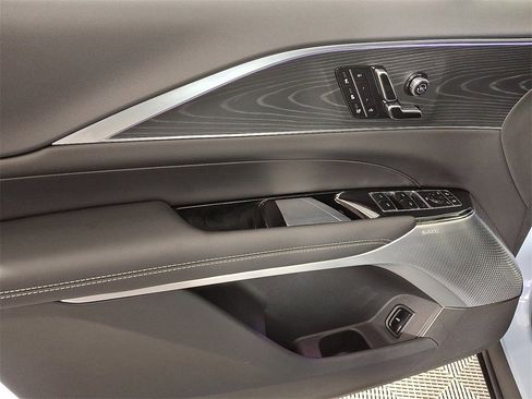 Used 2025 Cadillac Lyriq Sport image 15