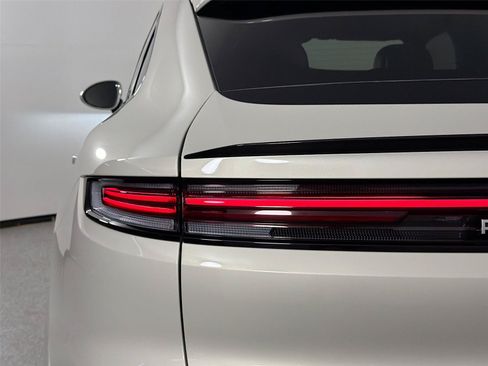 Certified 2026 Porsche Cayenne Coupe AWD/4WD image 16