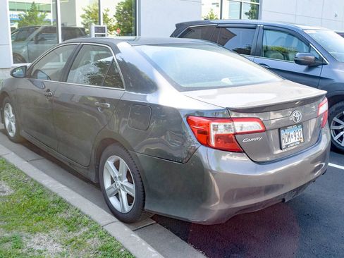 Used 2012 Toyota Camry SE FWD image 18