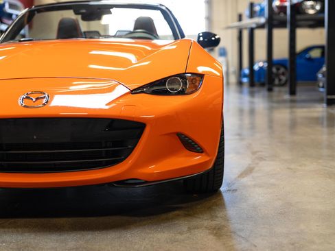 Used 2019 MAZDA MX-5 Miata 30th Anniversary image 19