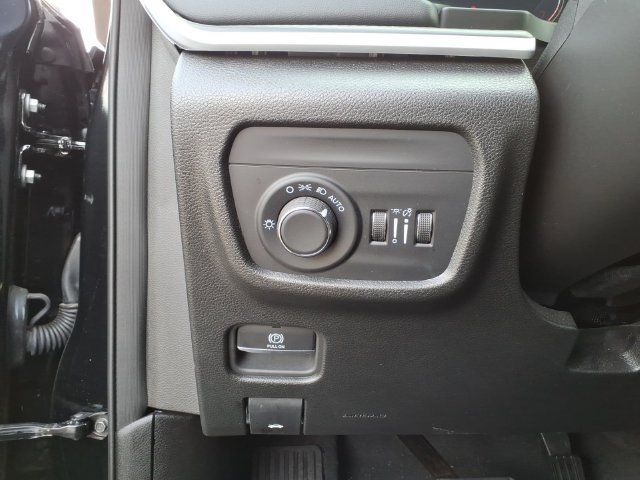 Certified 2024 Jeep Grand Cherokee Altitude AWD/4WD image 16