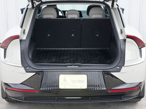 Used 2023 Kia EV6 Wind image 9