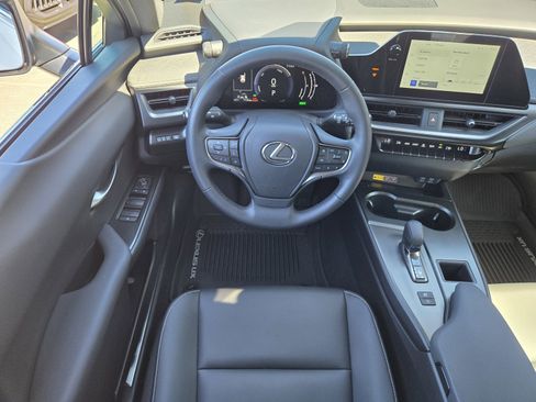 Certified 2025 Lexus UX 300h FWD w/ Accessory Package (Z2) image 13