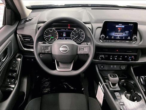 New 2025 Nissan Rogue S image 39