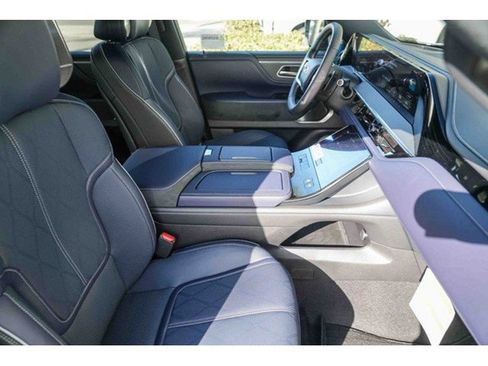 New 2026 INFINITI QX80 4WD w/ Sport Exterior Package image 16