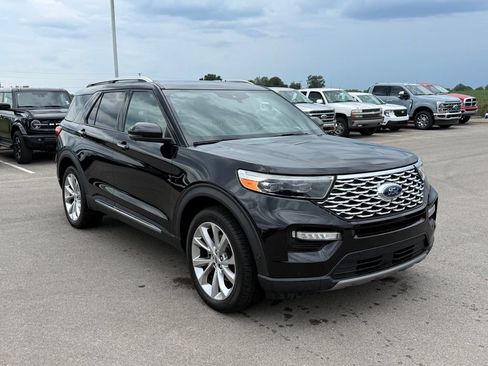Used 2021 Ford Explorer Platinum w/ Equipment Group 601A AWD/4WD image 2