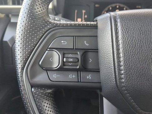 Used 2025 Toyota Tacoma SR image 22