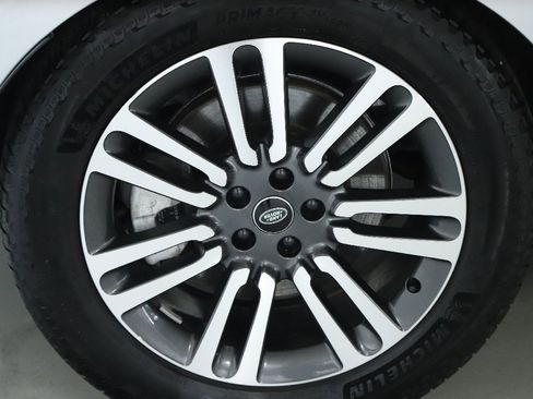 Used 2023 Land Rover Range Rover SE image 41