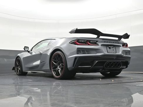 Used 2024 Chevrolet Corvette Z06 w/ Z07 Performance Package RWD image 26