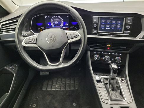 Used 2022 Volkswagen Jetta SE FWD image 22