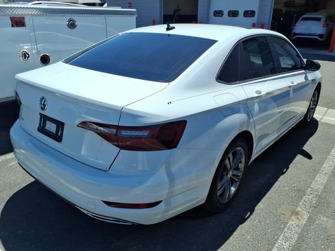 Used 2020 Volkswagen Jetta R-Line w/ R-Line Cold Weather Package FWD image 3