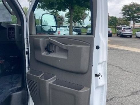 Used 2023 Chevrolet Express 2500 RWD image 16