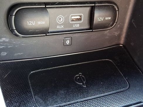 Used 2017 Kia Niro Touring w/ Advanced Technology Package FWD image 24
