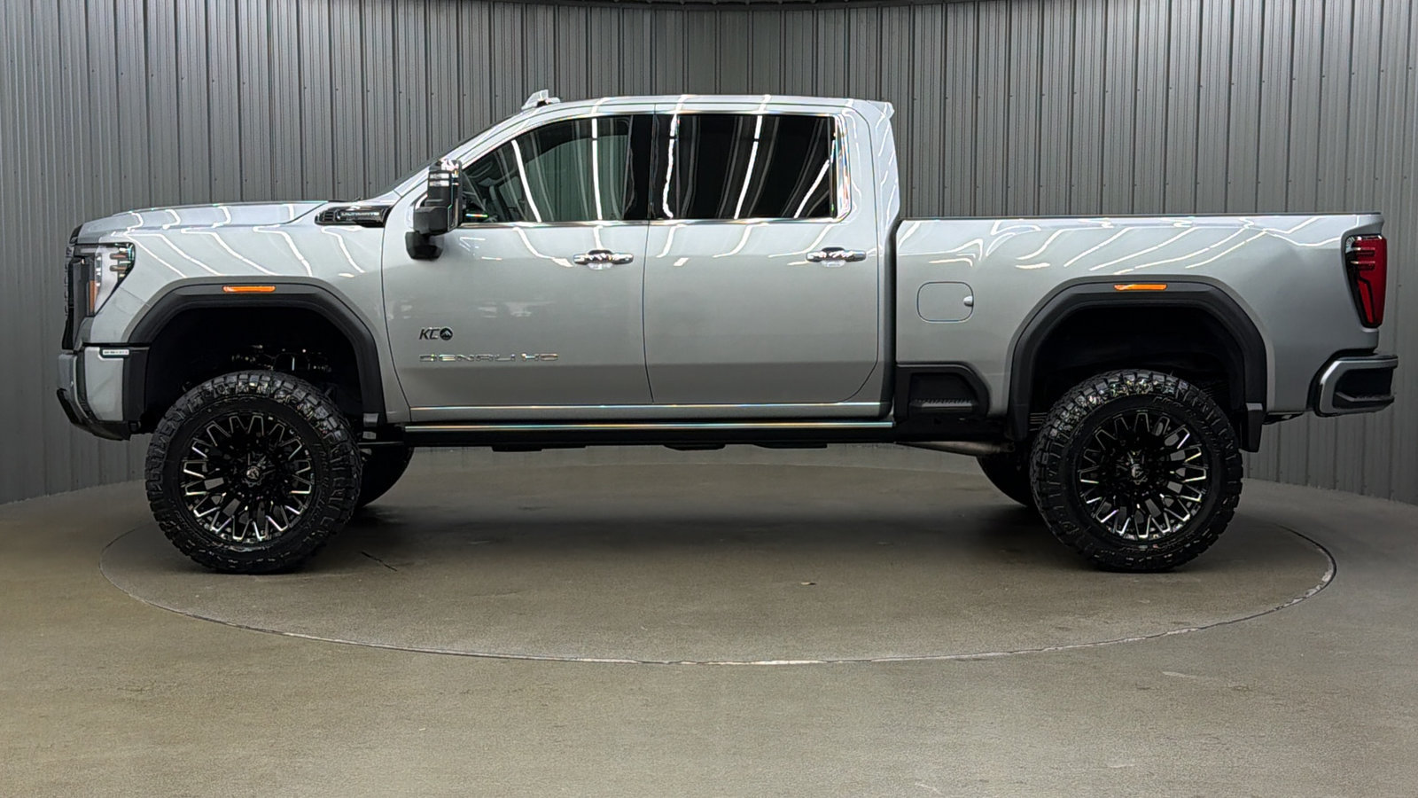 Used 2026 GMC Sierra 2500 Denali Ultimate w/ LPO, GMC Protection Package AWD/4WD image 2