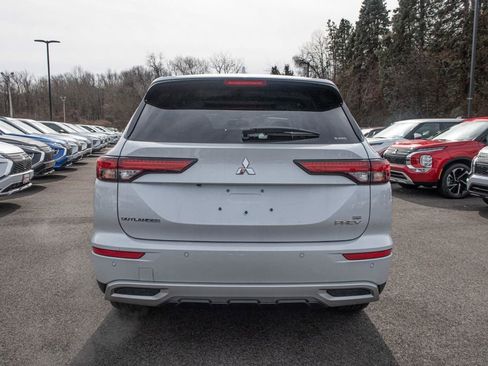 New 2025 Mitsubishi Outlander 4WD Plug-In Hybrid image 11