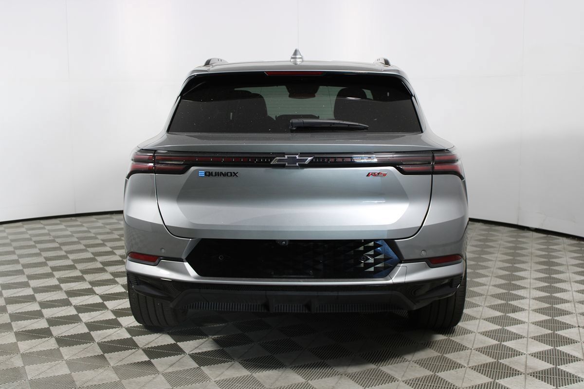 Used 2024 Chevrolet Equinox EV RS FWD image 29