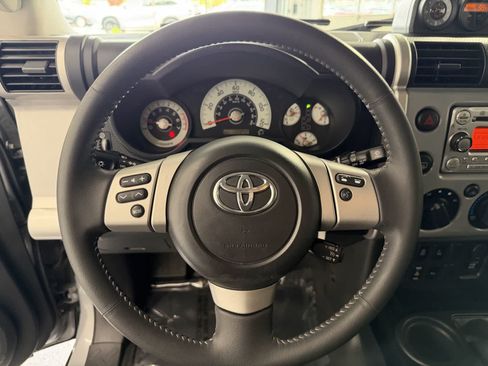 Used 2014 Toyota FJ Cruiser 4WD w/ Upgrade Package image 15
