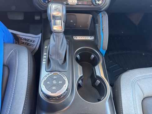 Used 2022 Ford Bronco Black Diamond w/ Sasquatch Package image 17