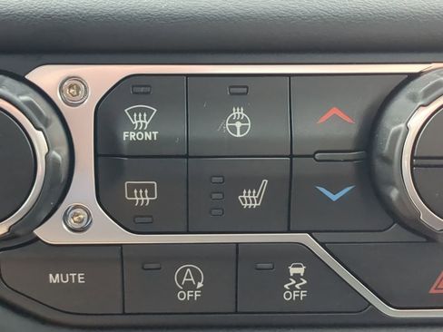 New 2025 Jeep Gladiator High Tide image 20