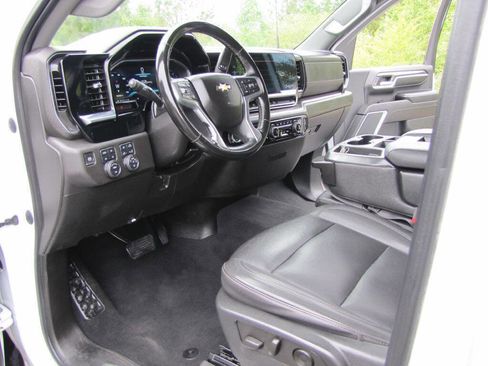 Used 2024 Chevrolet Silverado 2500 LTZ AWD/4WD image 20