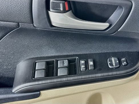 Used 2012 Toyota Camry LE FWD image 20