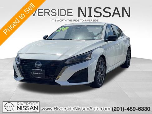 Certified 2024 Nissan Altima 2.0 SR FWD image 1