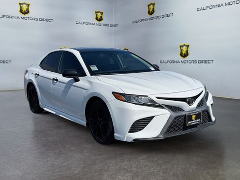 Used 2019 Toyota Camry SE w/ Carpet Mat Package FWD image 7