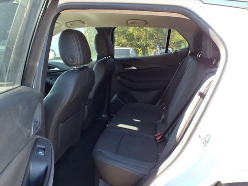 Used 2024 Buick Encore GX Preferred image 11