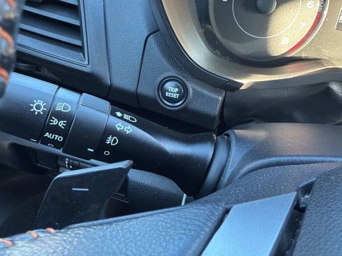 Used 2019 Subaru Crosstrek 2.0i Premium image 14